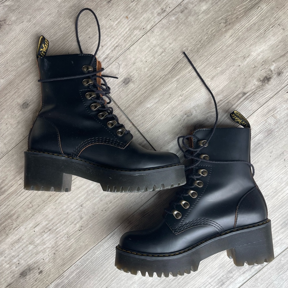 Dr. Martens Leona Women’s Vintage Smooth Leather Heeled Boots